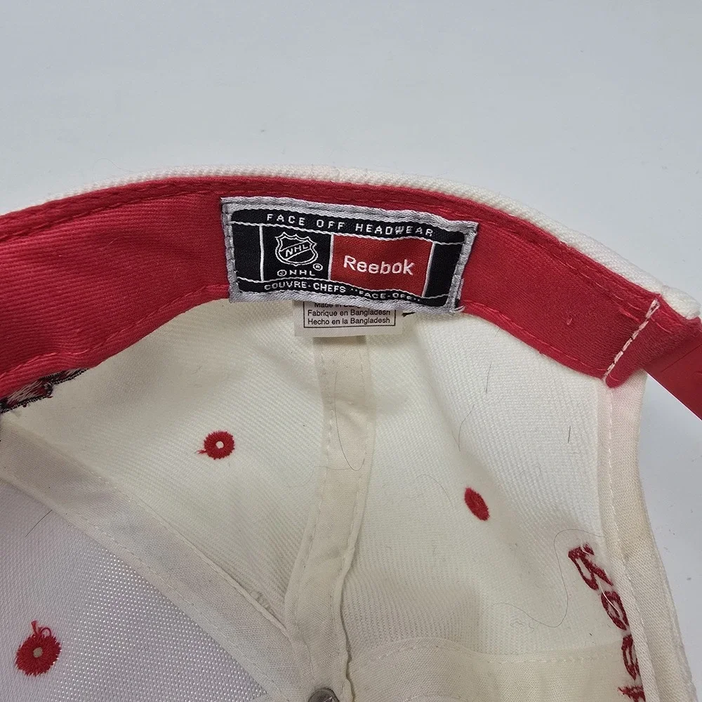 Washington Capitals Reebok NHL Spell Out Logo Hat Red Cream‎ Snapback